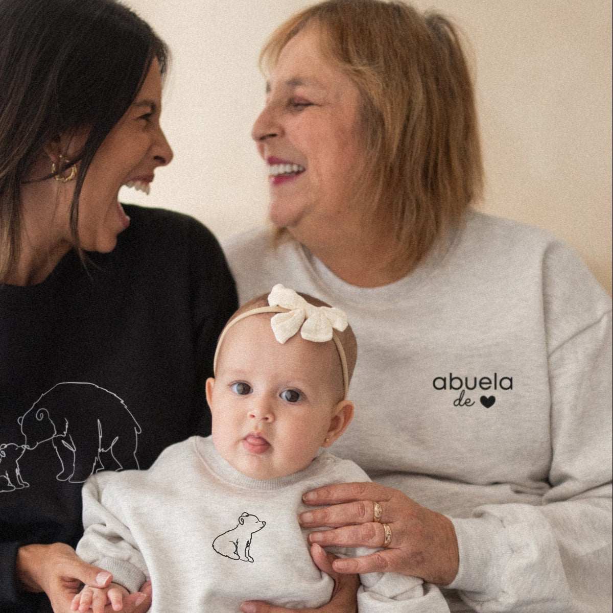 Polera Adulto MAMÁ/ABUELA de 🖤 Personalizada