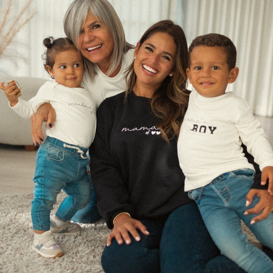 Polera de Adulto GRANDMA OF 🖤 (corazones # de nietos) personalizado con nombres